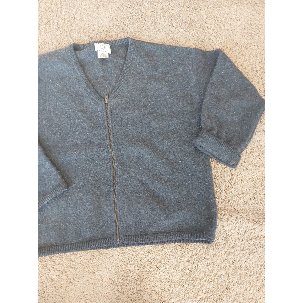 Vintage Womans Sweater,100%wool,size Medium,Preowned, By Ice(B15)